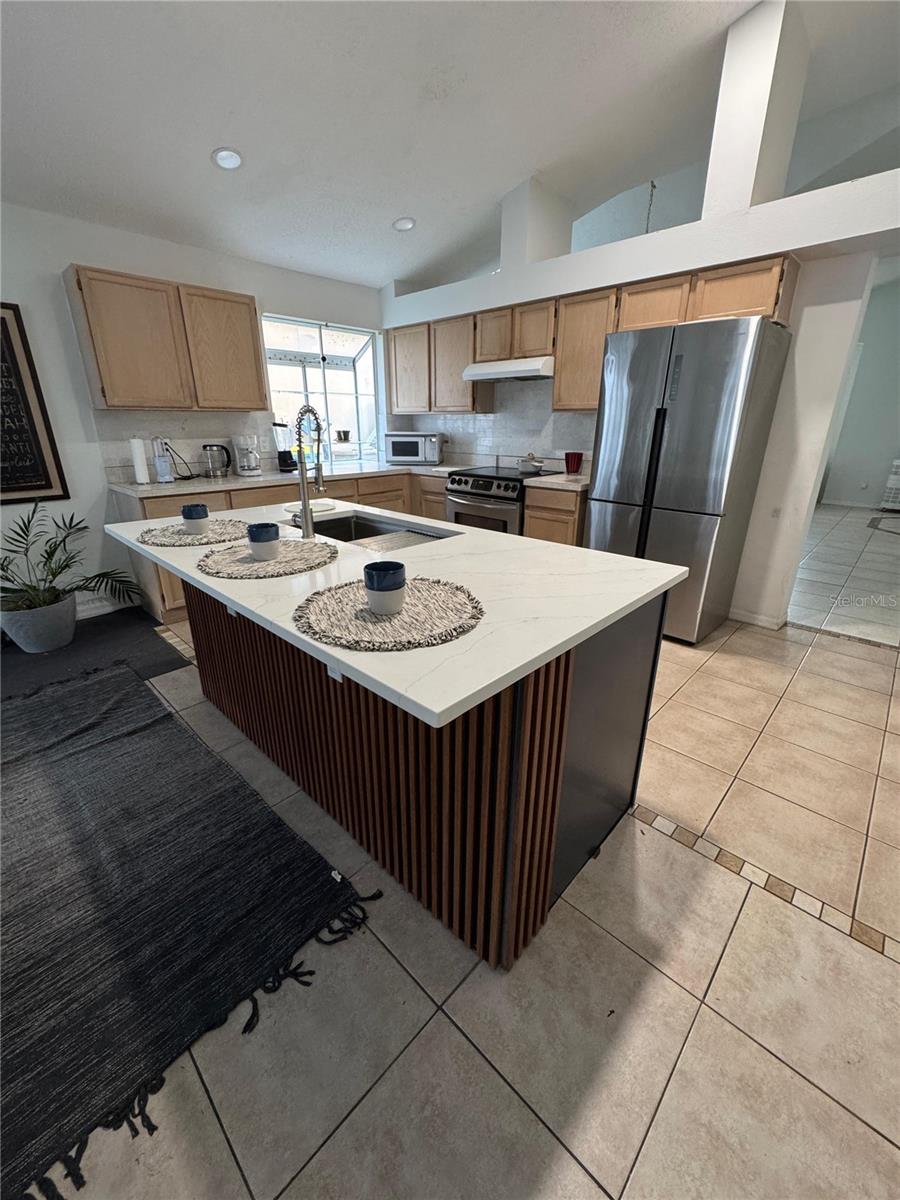 BAY POINTE PH 2 PB 6 PGS 183- 184 LOT 61 - Residential Lease