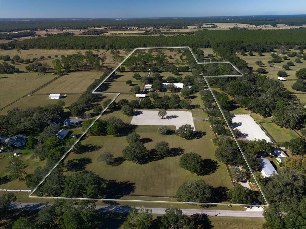 Photo of 9710 NW 160th Avenue, Morriston, FL 32668 (MLS # OM714938)