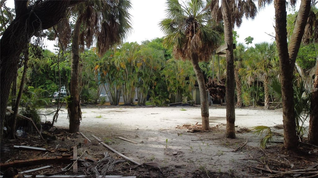 Photo of 5323 Calle Florida, Sarasota, FL 34242 (MLS # N6145586)