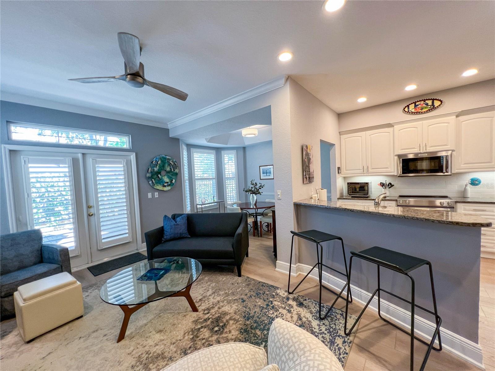 HUNTINGTON TWNHMS THE - Residential