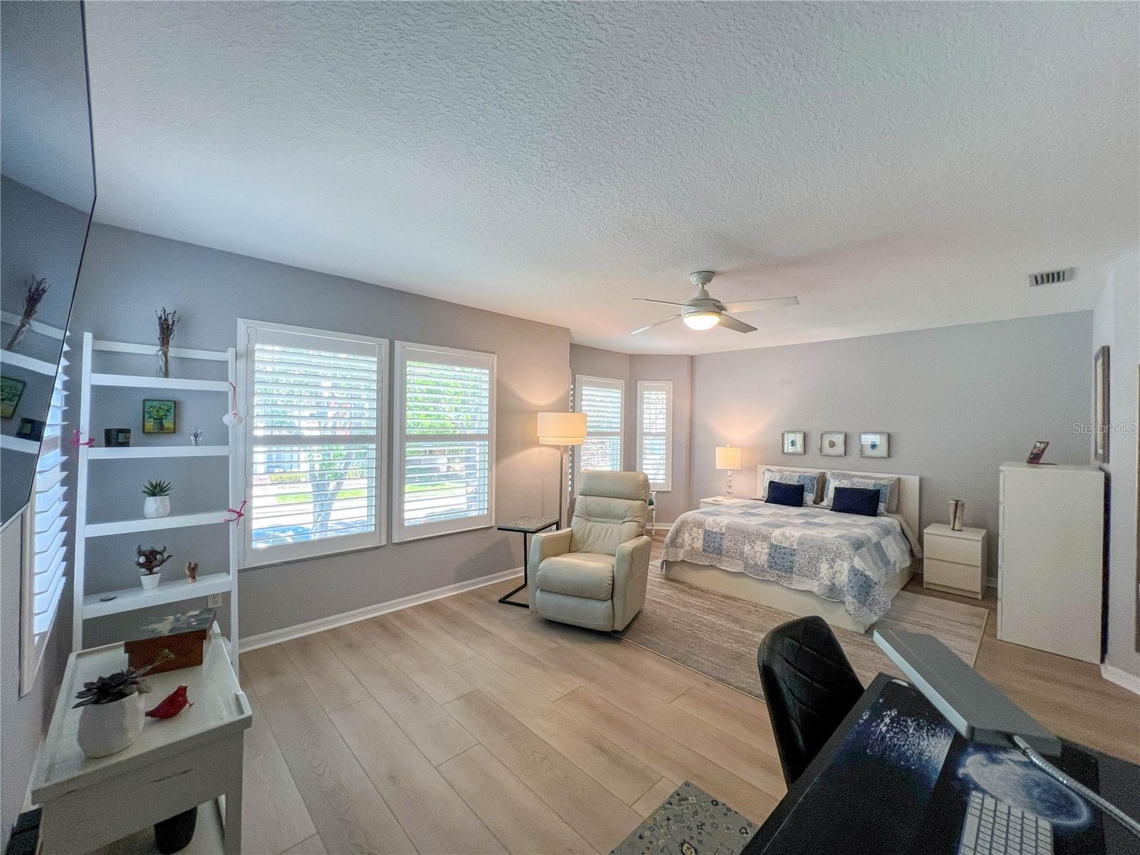 HUNTINGTON TWNHMS THE - Residential