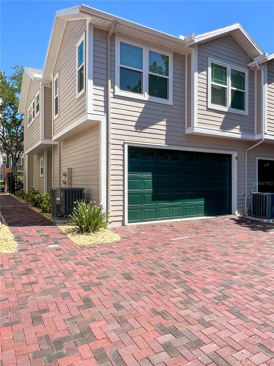 HUNTINGTON TWNHMS THE - Residential