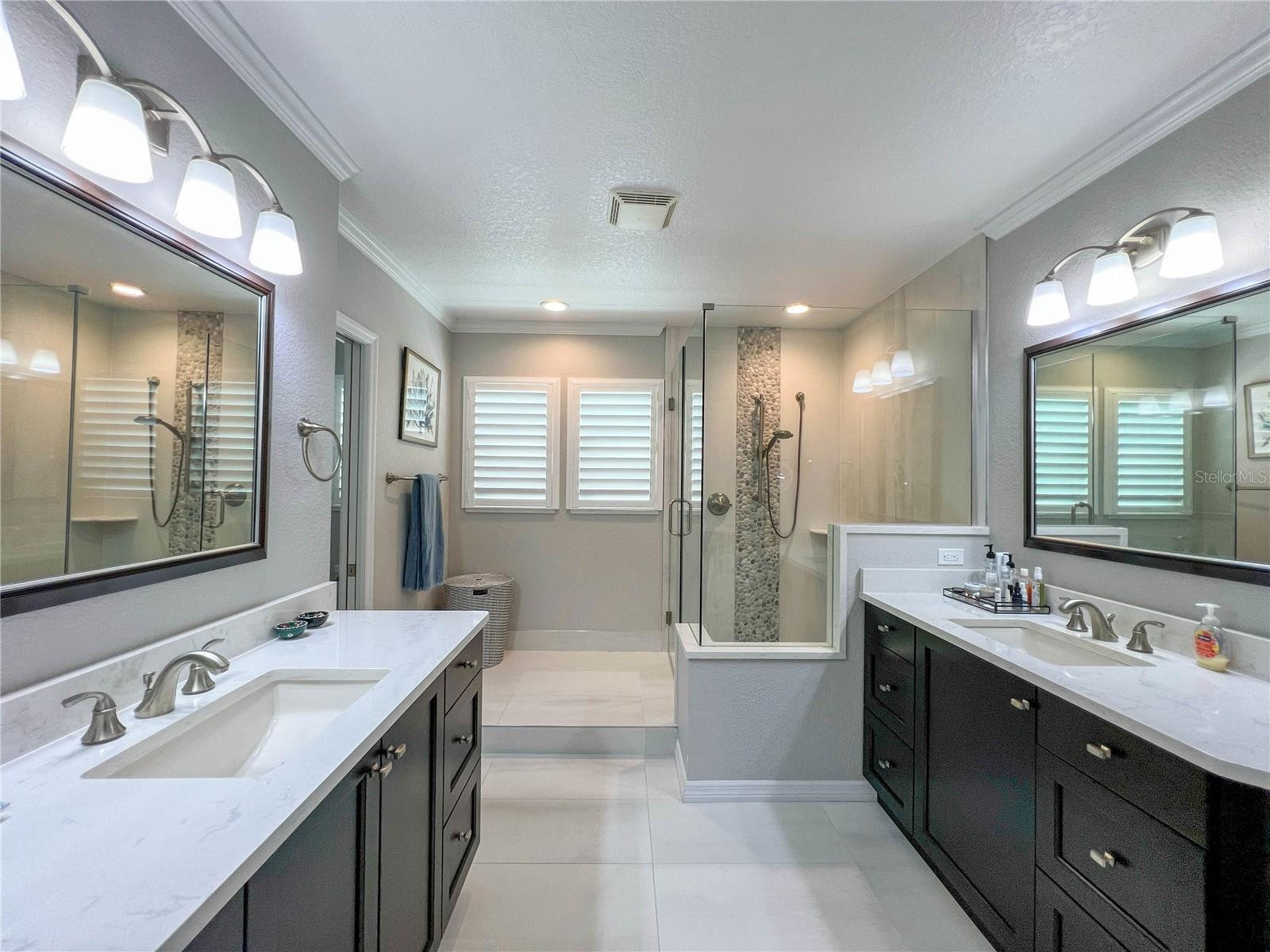 HUNTINGTON TWNHMS THE - Residential