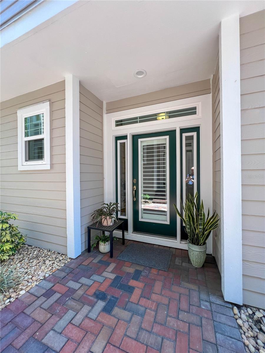 HUNTINGTON TWNHMS THE - Residential