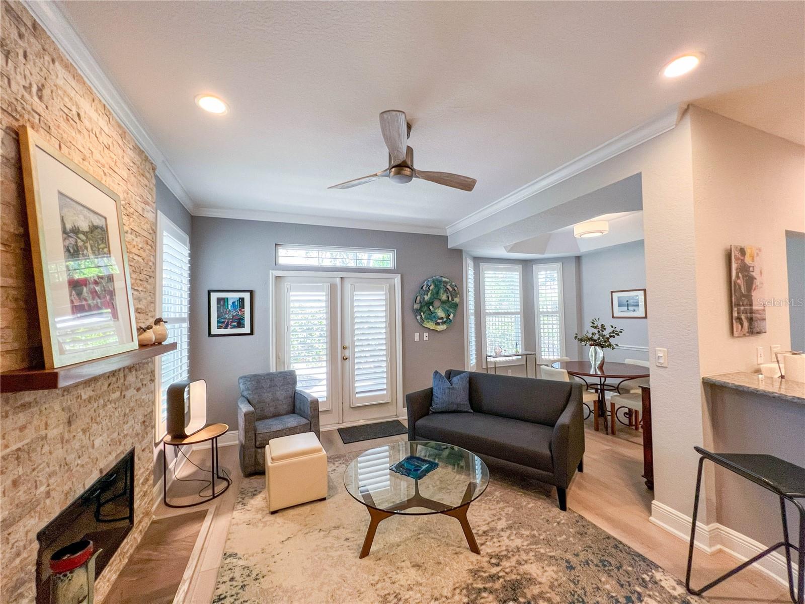 HUNTINGTON TWNHMS THE - Residential