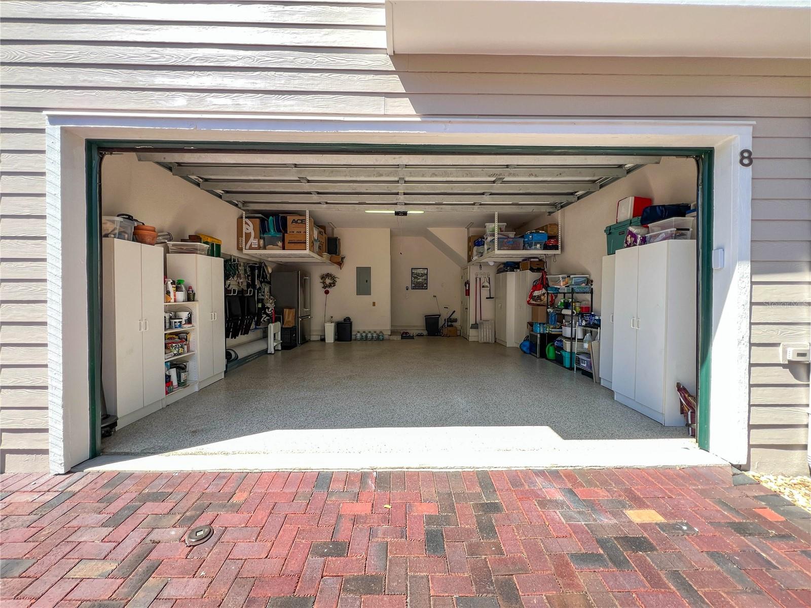 HUNTINGTON TWNHMS THE - Residential