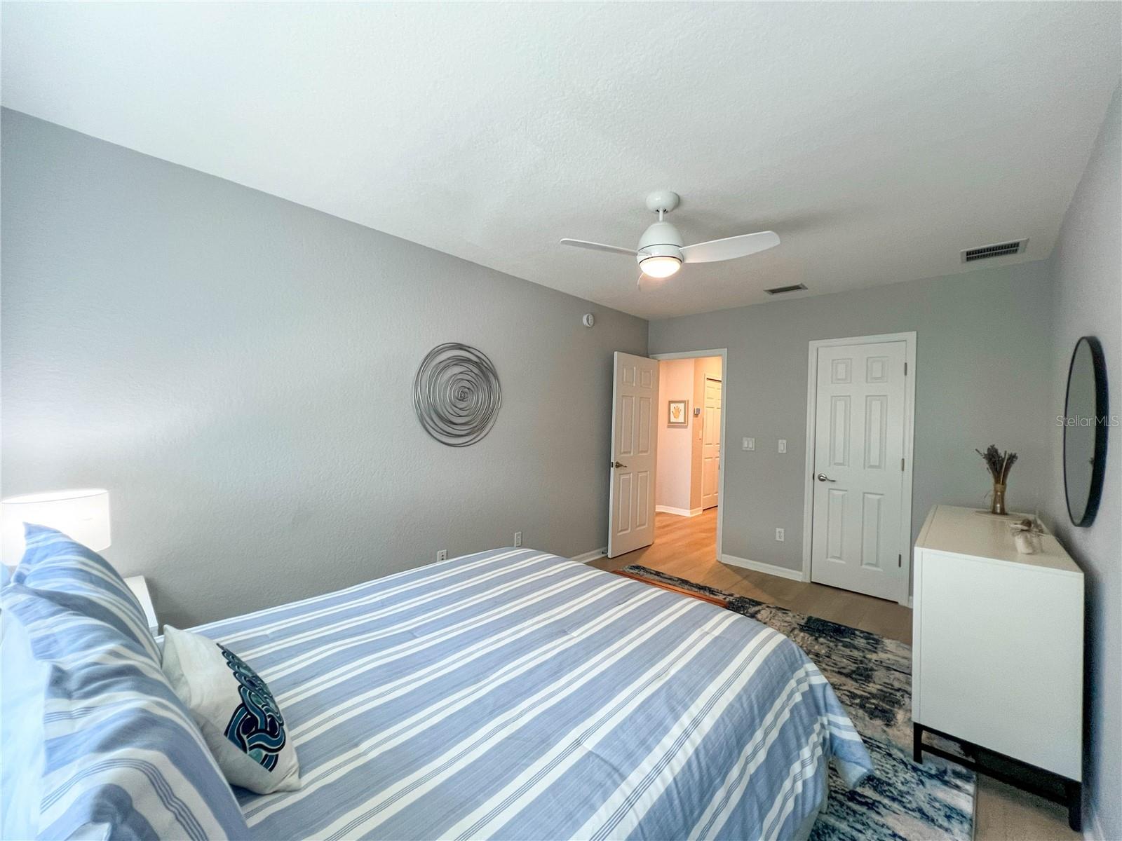 HUNTINGTON TWNHMS THE - Residential