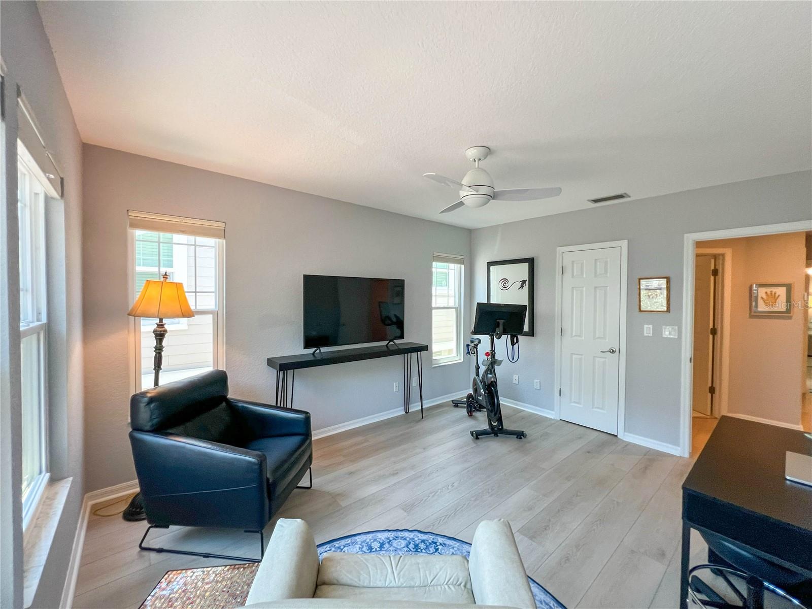 HUNTINGTON TWNHMS THE - Residential