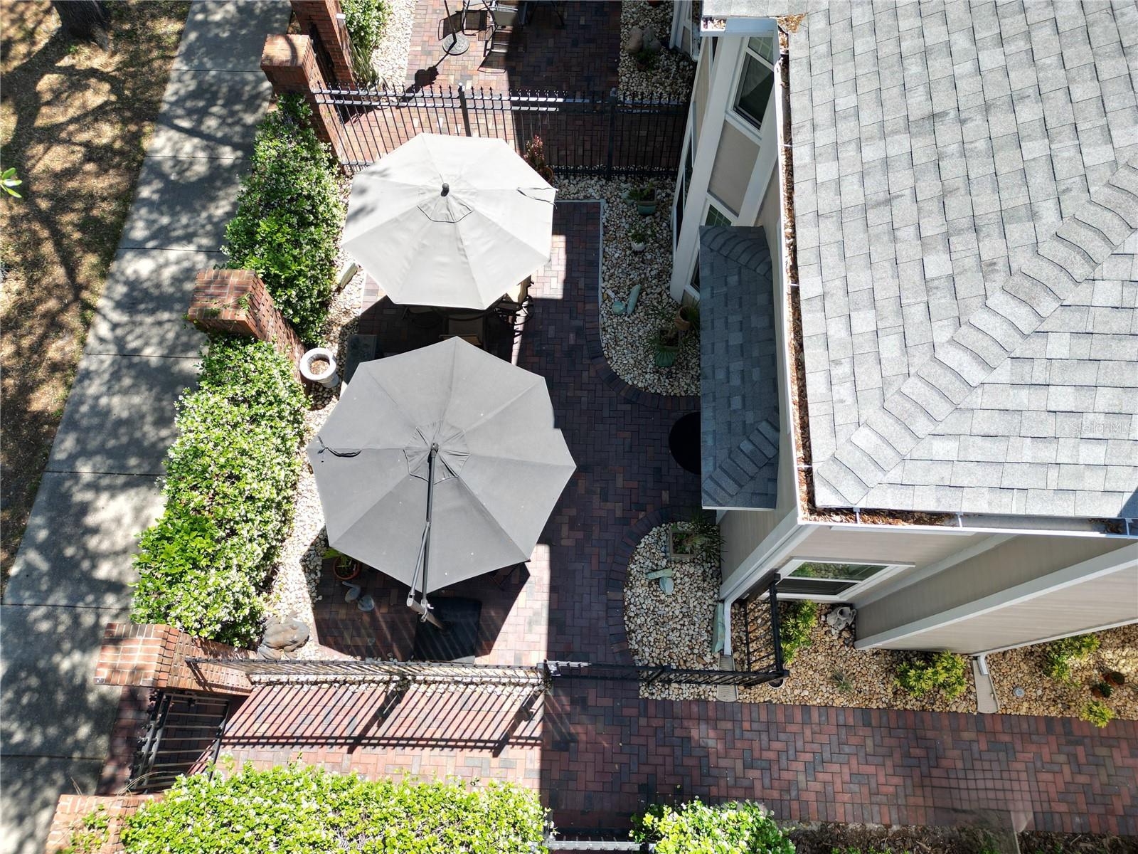 HUNTINGTON TWNHMS THE - Residential