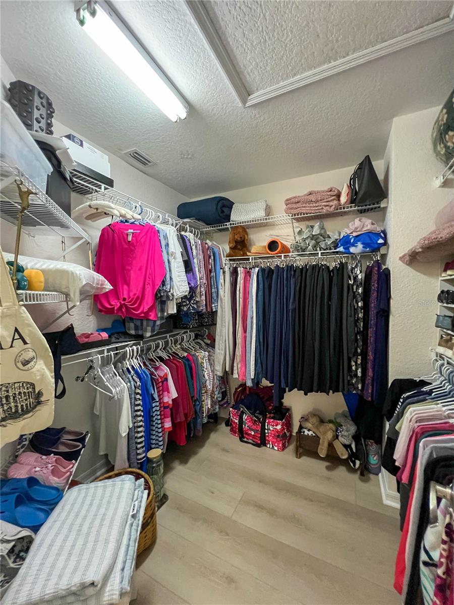 HUNTINGTON TWNHMS THE - Residential