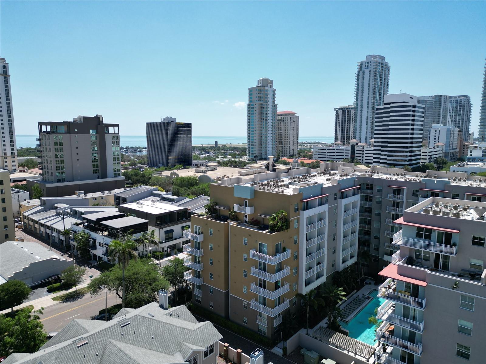 HUNTINGTON TWNHMS THE - Residential