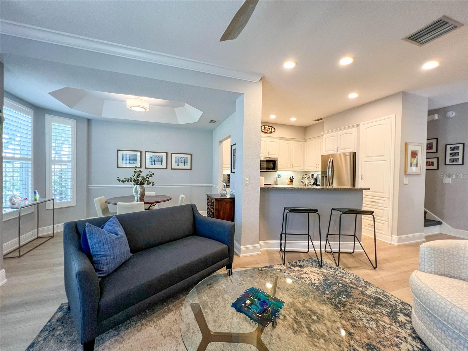 HUNTINGTON TWNHMS THE - Residential