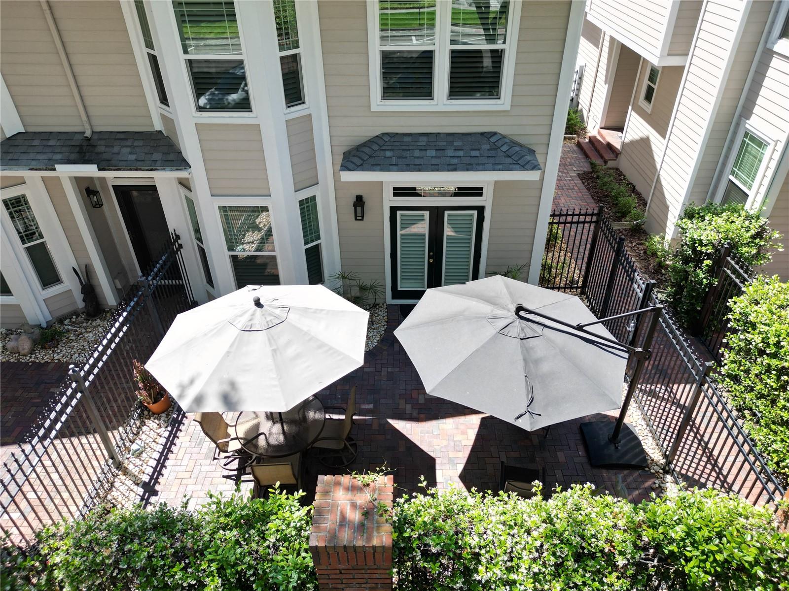 HUNTINGTON TWNHMS THE - Residential