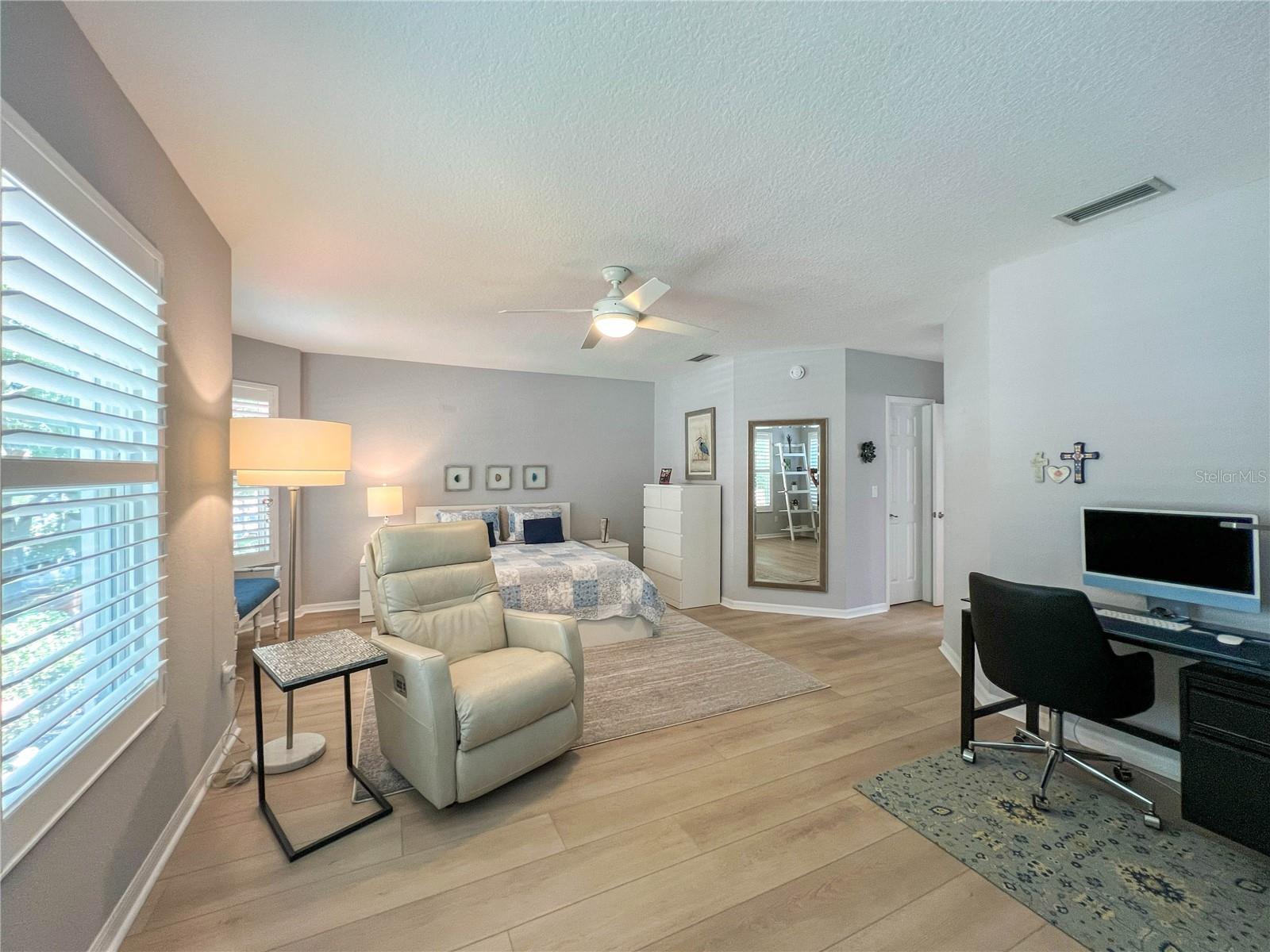 HUNTINGTON TWNHMS THE - Residential