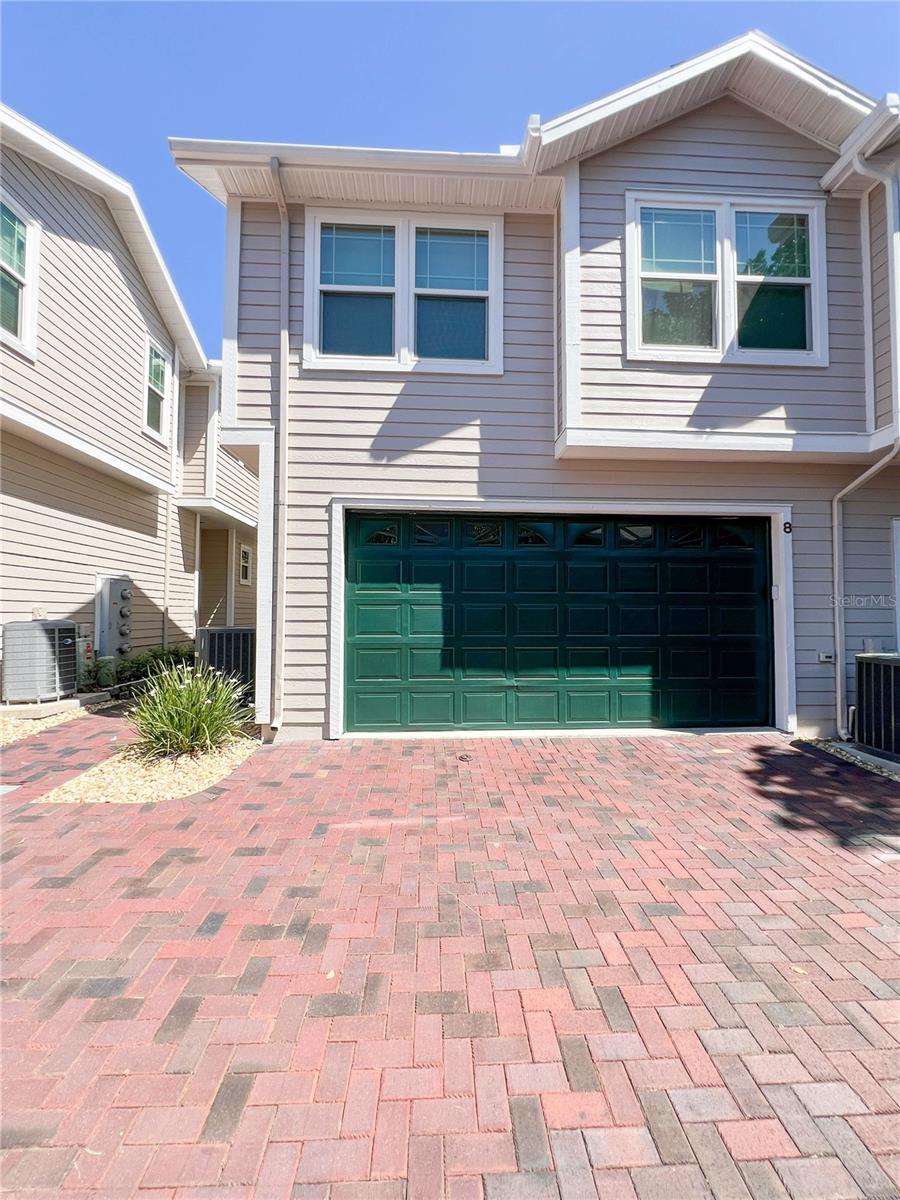 HUNTINGTON TWNHMS THE - Residential