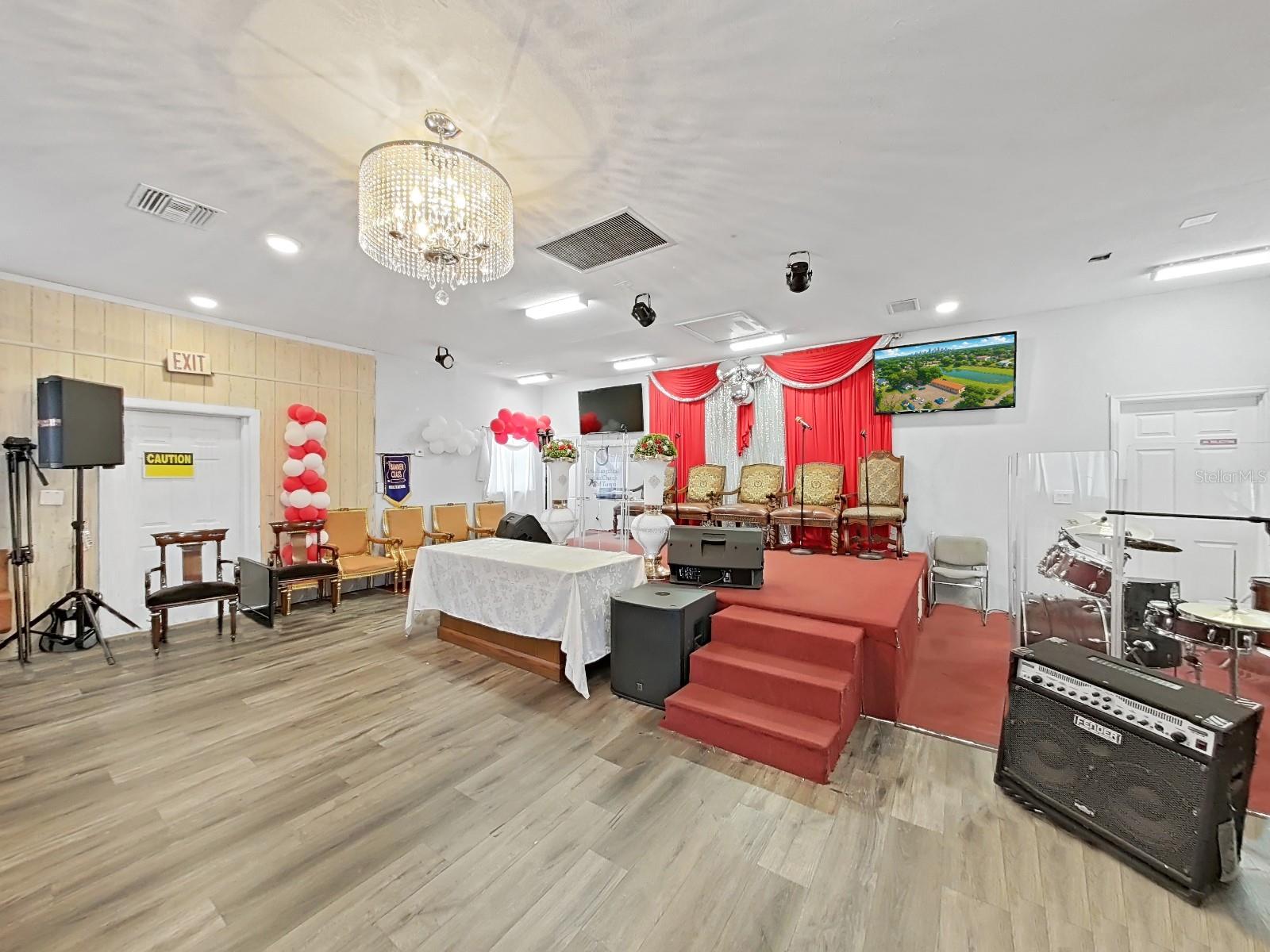 ALTAMIRA HEIGHTS - Commercial Sale