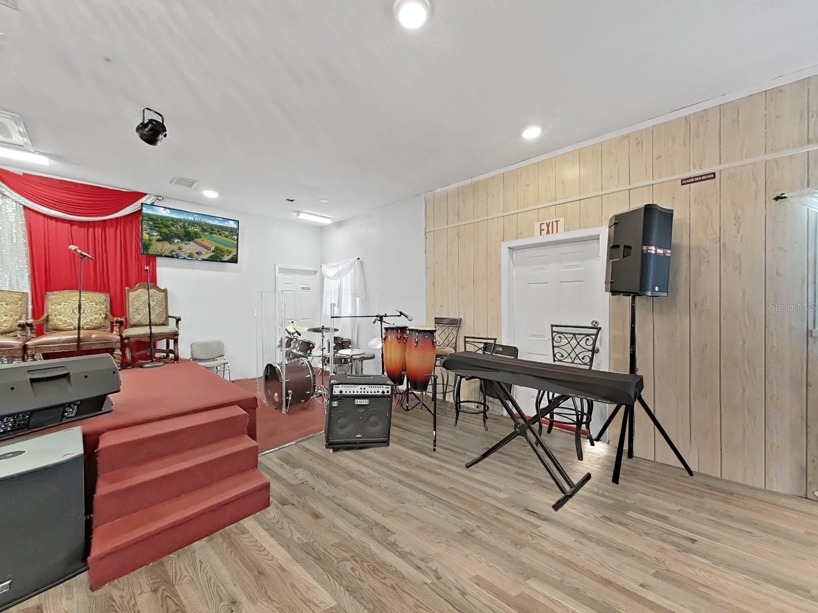ALTAMIRA HEIGHTS - Commercial Sale