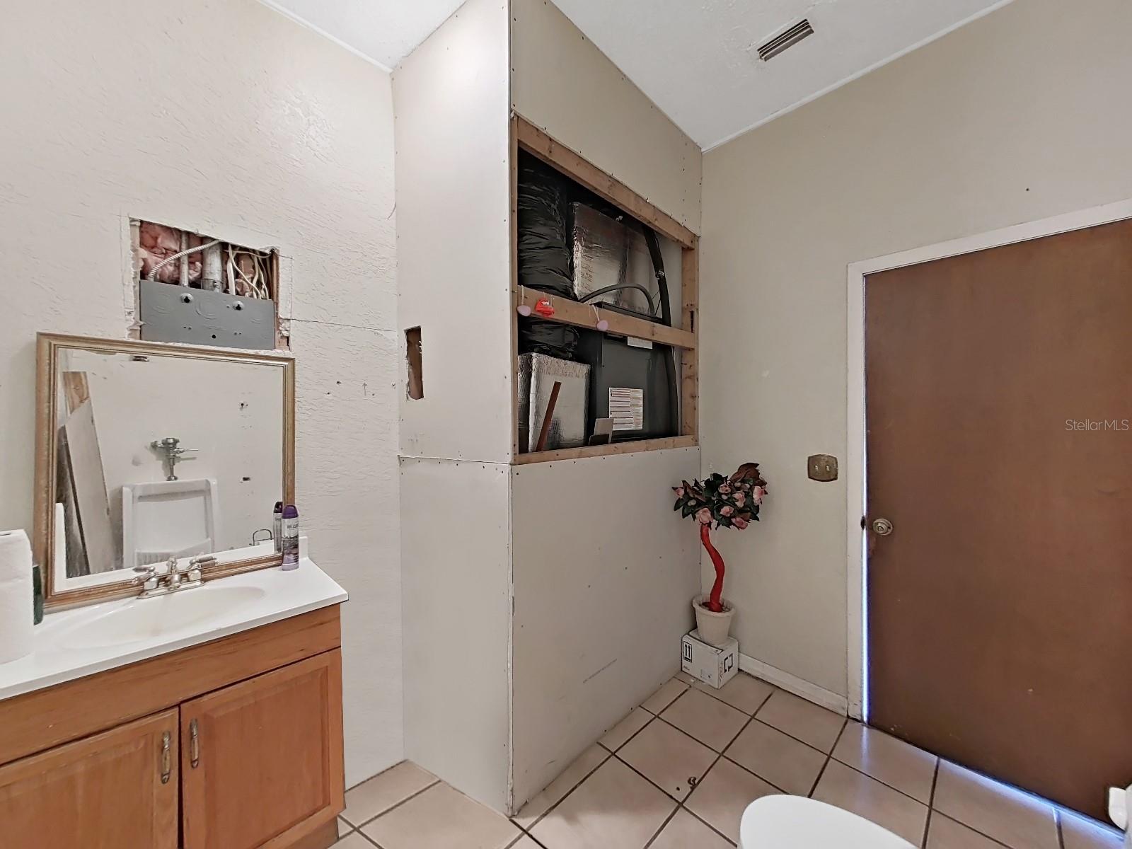ALTAMIRA HEIGHTS - Commercial Sale