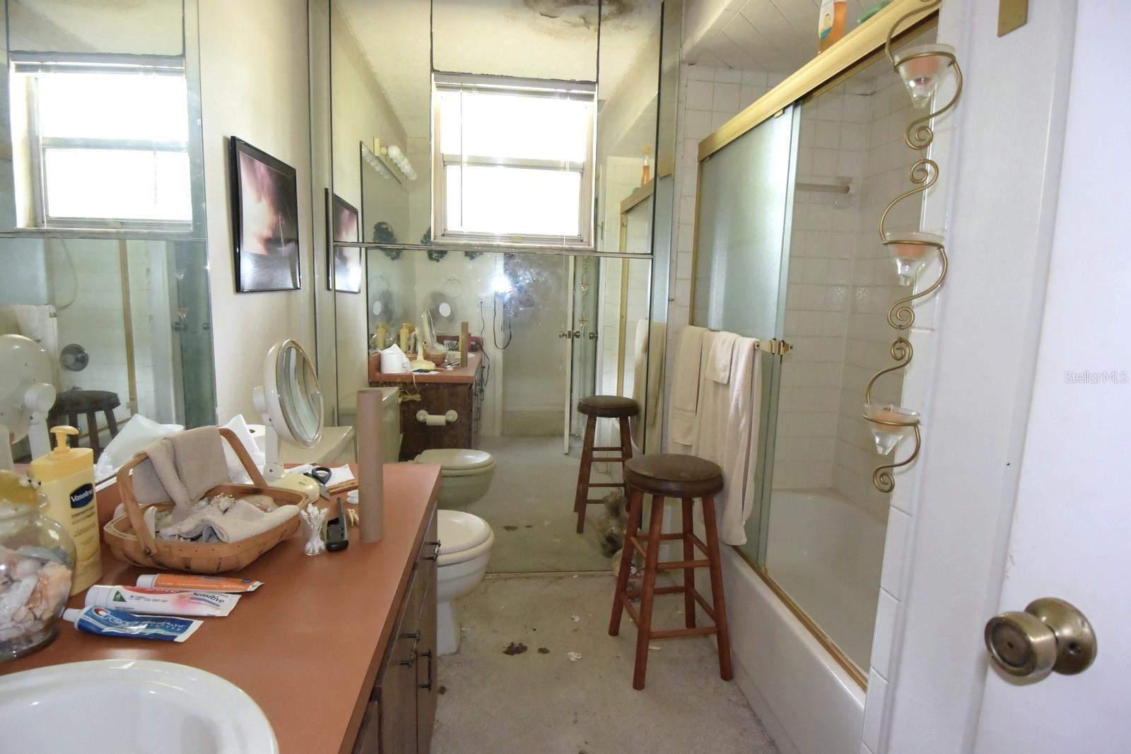 QUAIL HOLLOW ESTATES UNREC SUB - Residential