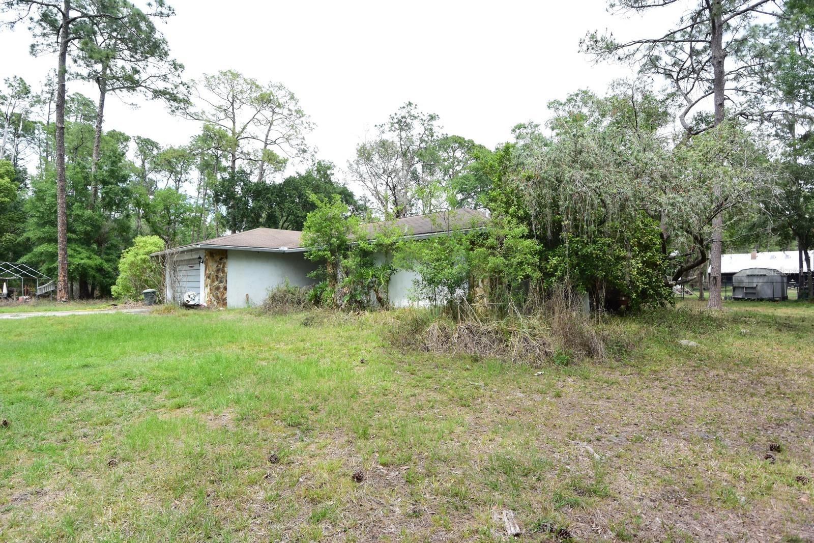 QUAIL HOLLOW ESTATES UNREC SUB - Residential