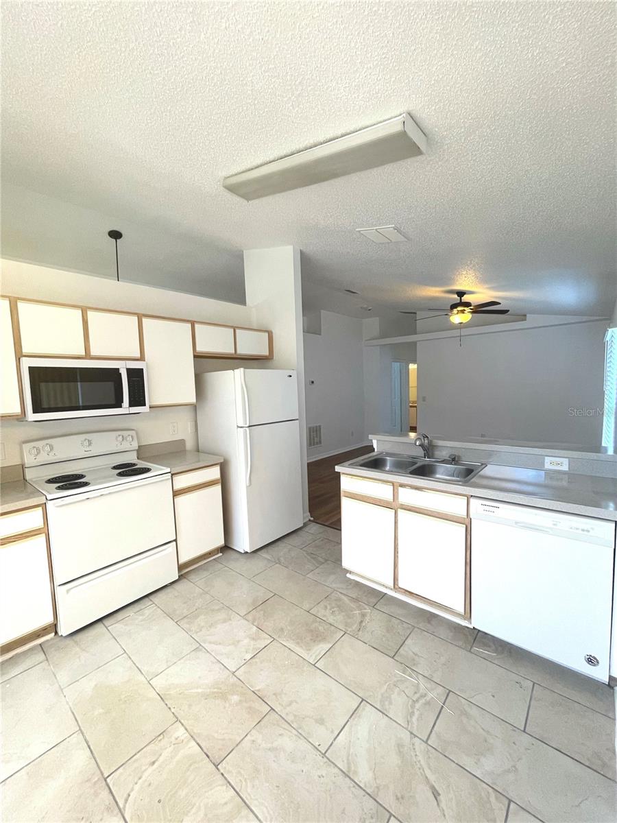 2524 DAFFADIL TERRACE