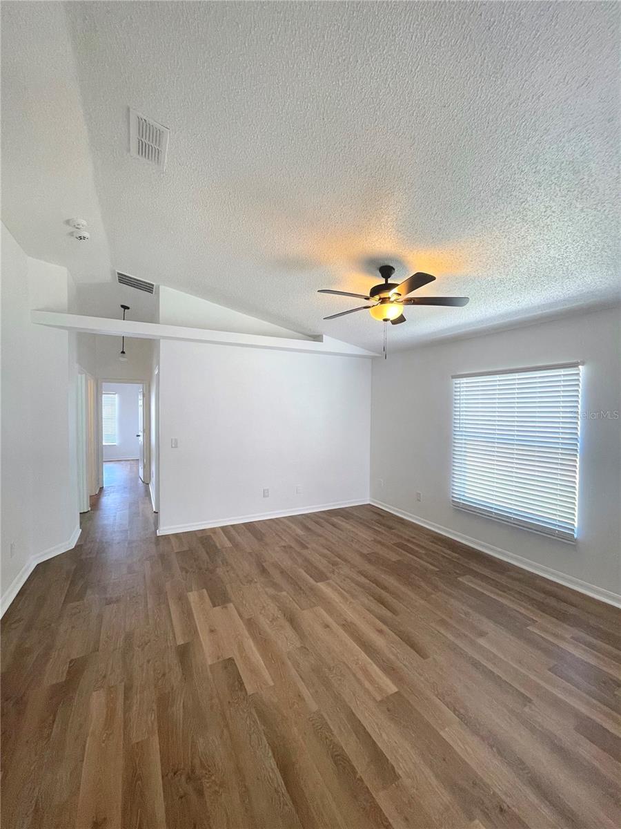 2524 DAFFADIL TERRACE