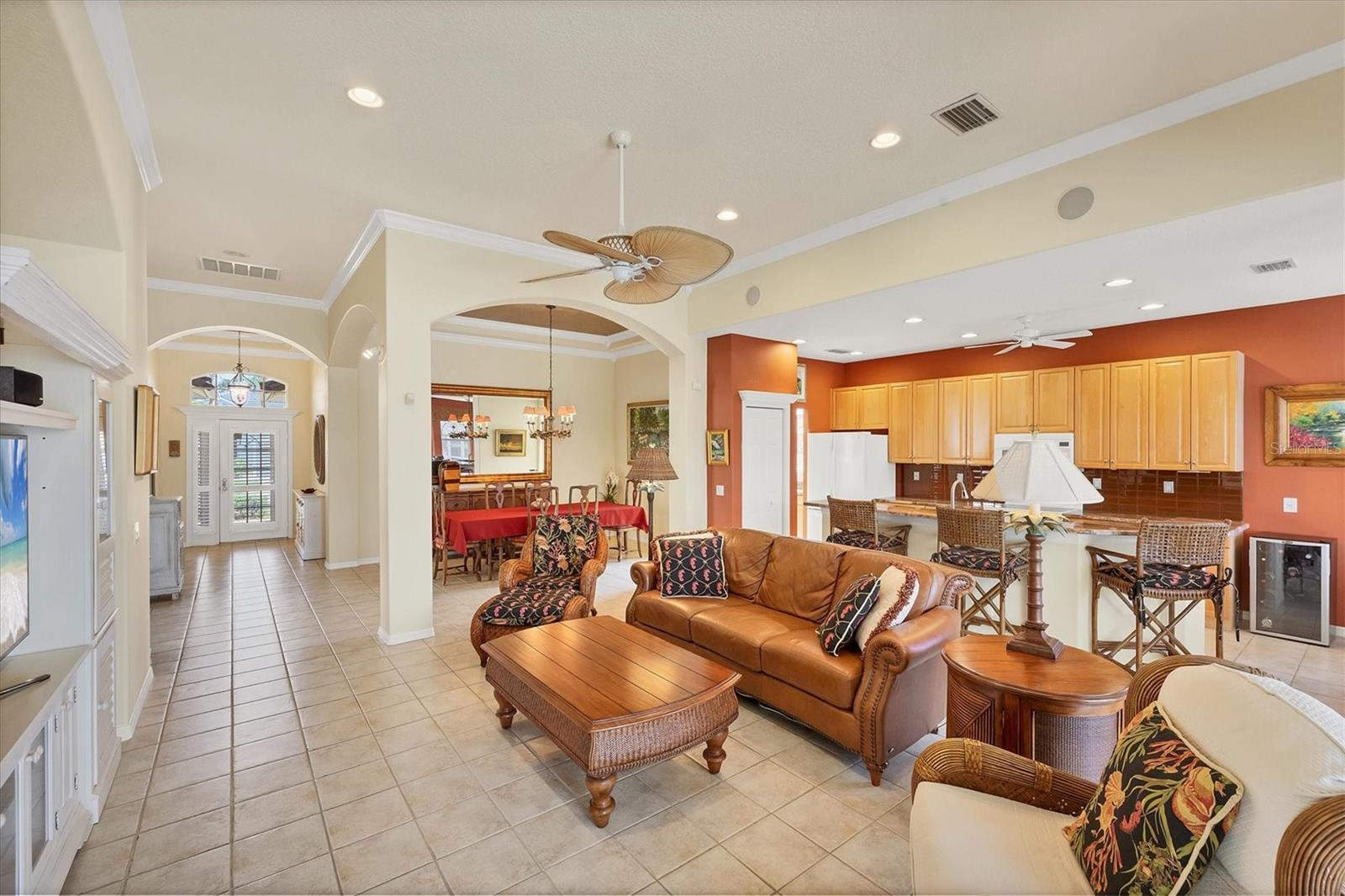 PELICAN POINTE GOLF & COUNTRY CLUB - Residential