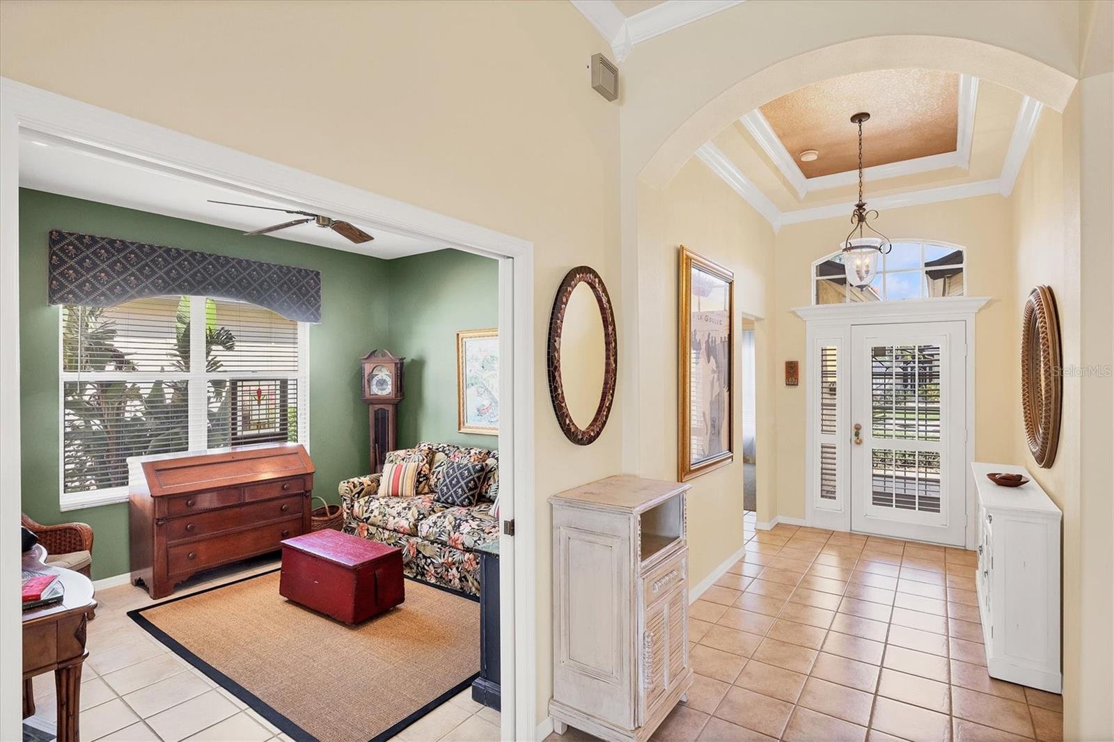 PELICAN POINTE GOLF & COUNTRY CLUB - Residential