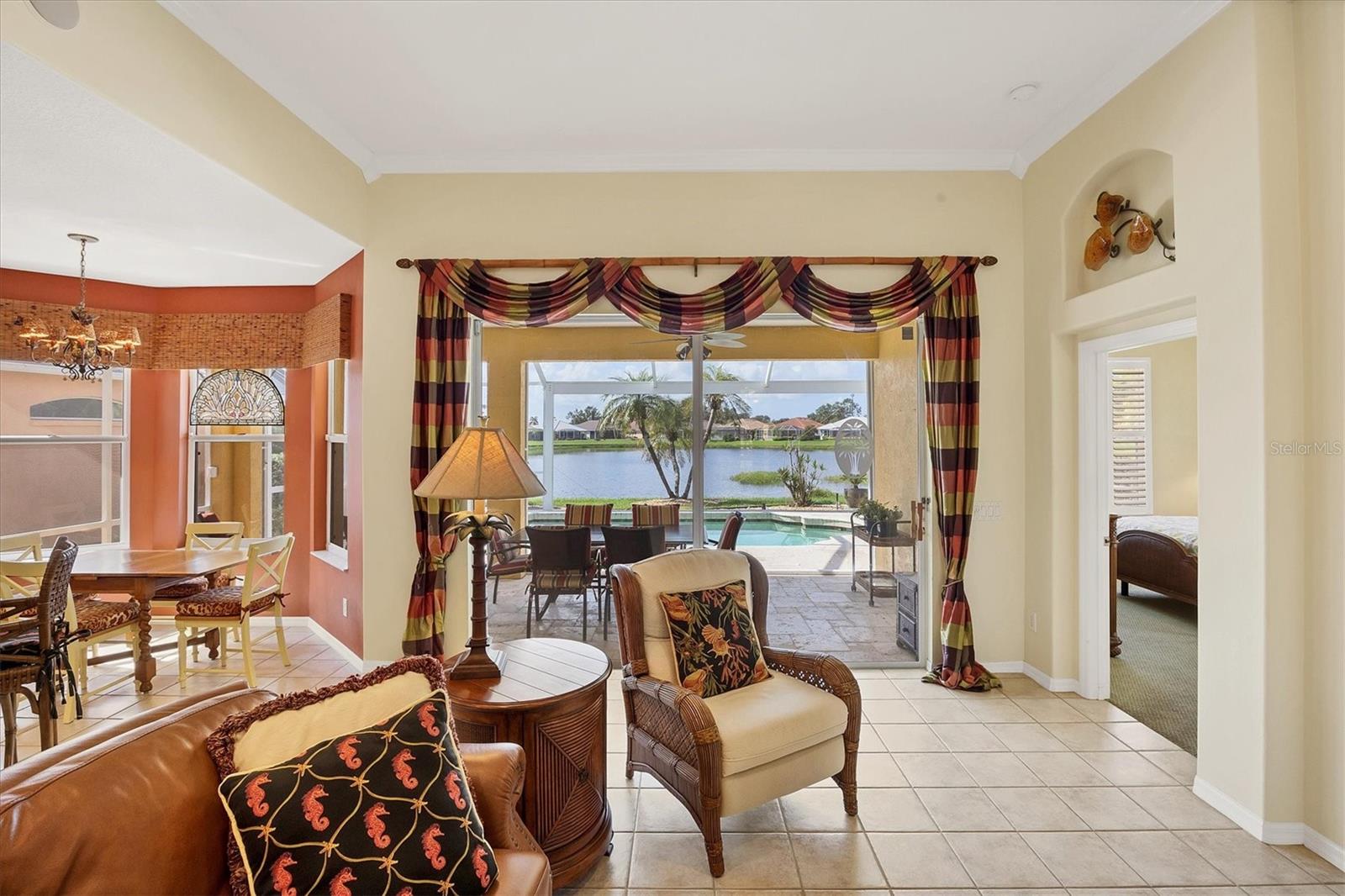 PELICAN POINTE GOLF & COUNTRY CLUB - Residential