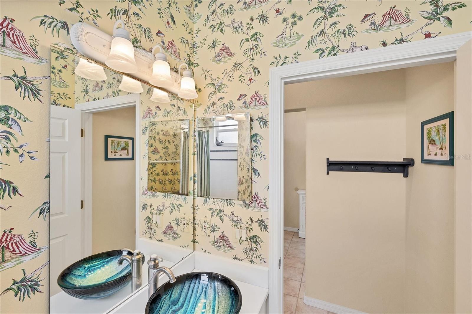 PELICAN POINTE GOLF & COUNTRY CLUB - Residential