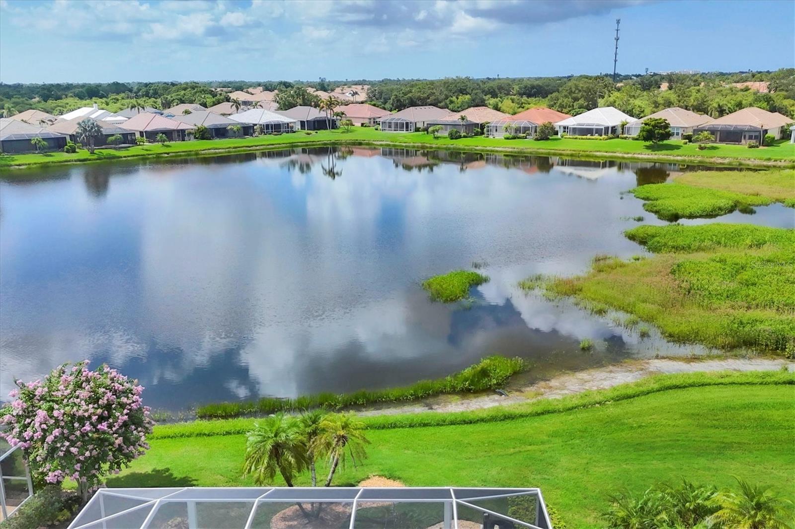 PELICAN POINTE GOLF & COUNTRY CLUB - Residential