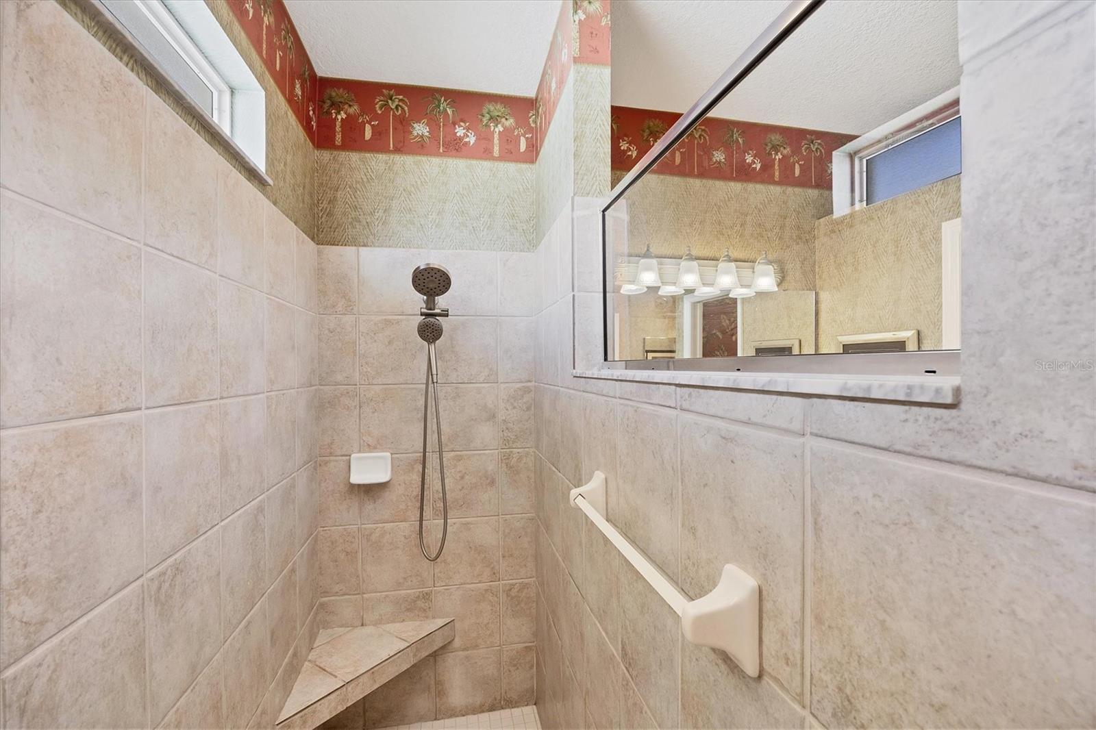 PELICAN POINTE GOLF & COUNTRY CLUB - Residential