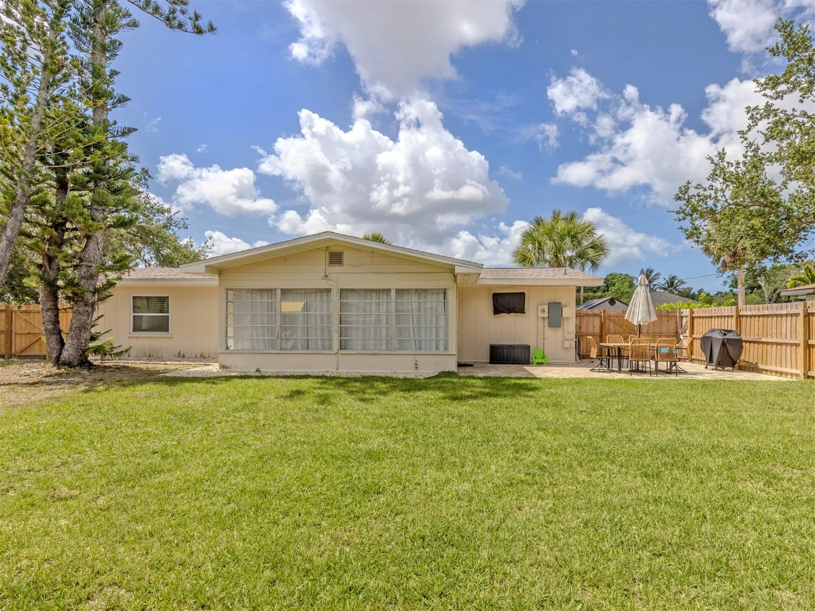 NORTH EDGEWOOD SEC OF VENICE - Residential