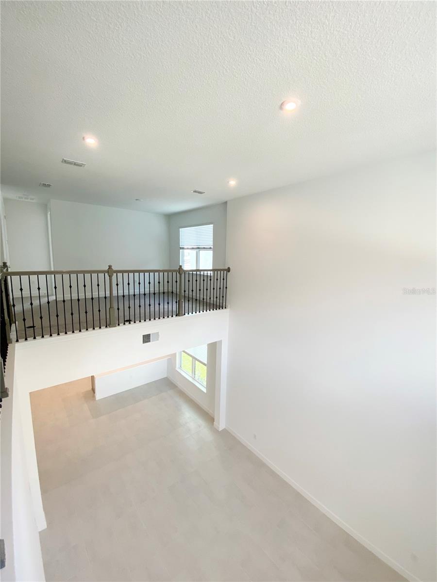 LANDINGS AT HAWKS CREST - Residential Lease