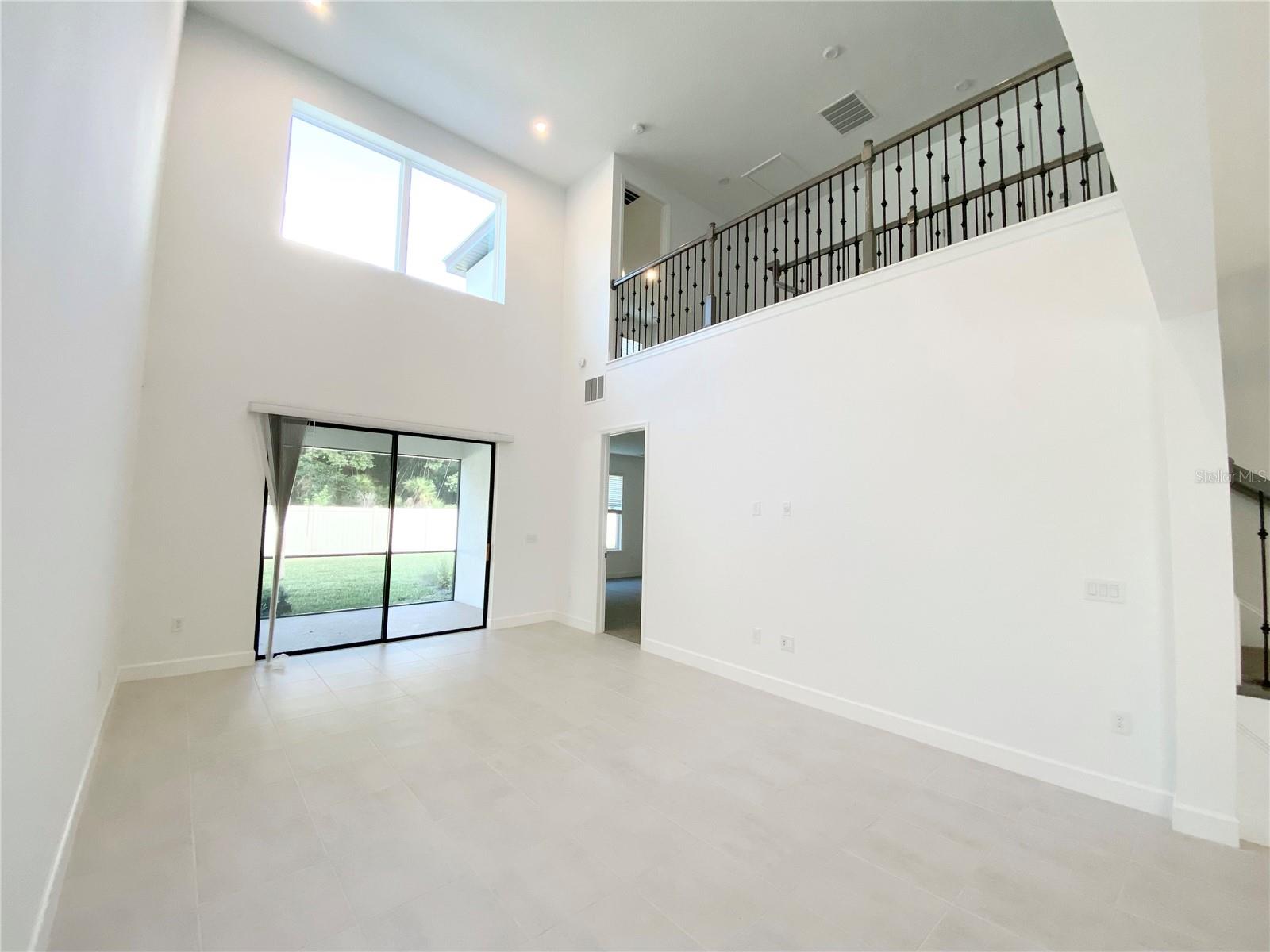 LANDINGS AT HAWKS CREST - Residential Lease