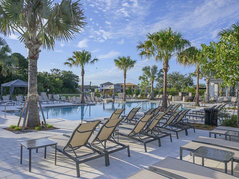 LANDINGS AT HAWKS CREST - Residential Lease