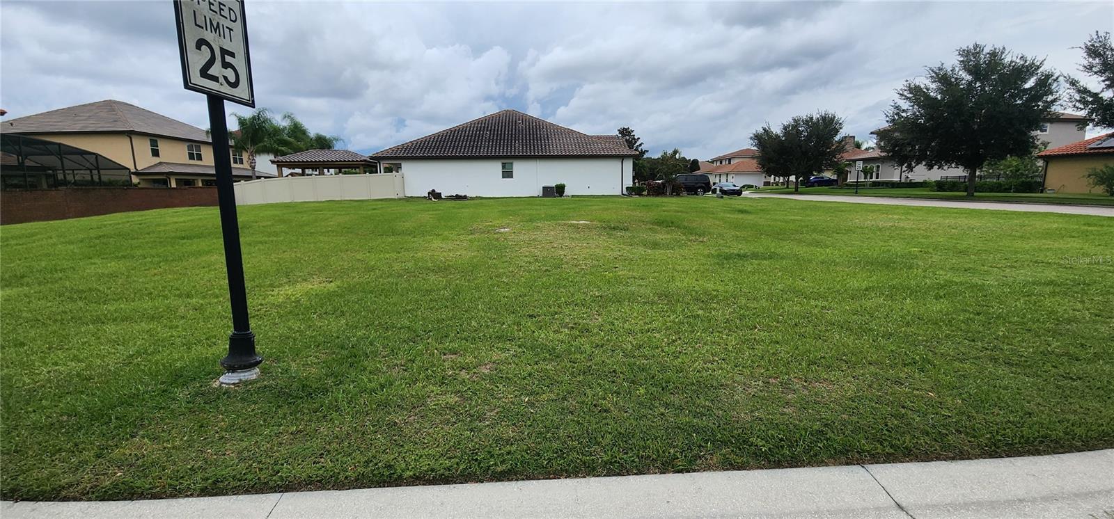 1198 BELLA VISTA CIR
