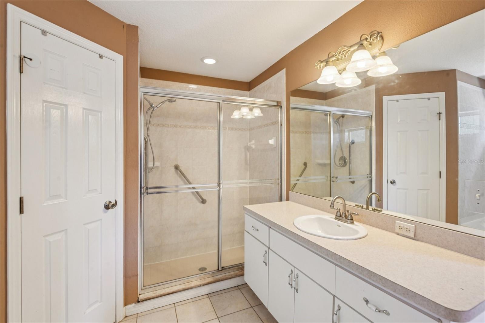 RICHEY LAKES - Residential