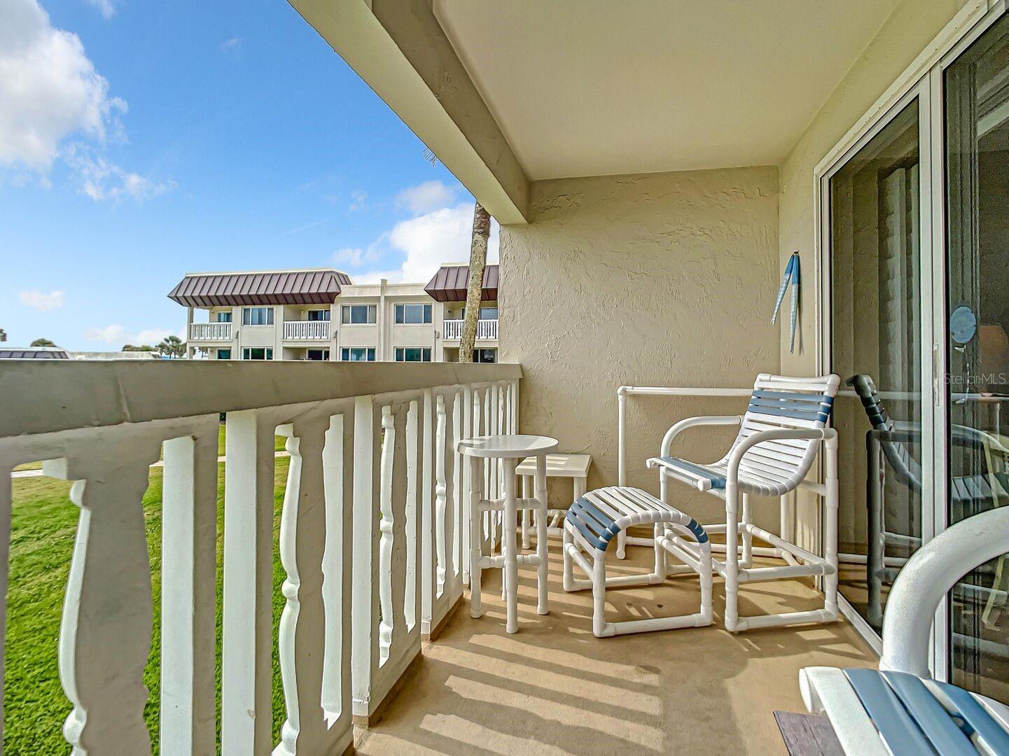 Chateau by the Sea's Unit 22C offers a perfect beach escape for families or friends. This spacious two-bedroom, two-bathroom condo features a private balcony with stunning ocean views. The complex's pool provides a refreshing escape, or the beach awaits just steps away. Prepare meals in the fully equipped kitchen and relax with complimentary Wi-Fi and cable TV after a day of exploration. Unit 22C's ideal location near shops, restaurants, and activities puts you in the center of New Smyrna Beach's vibrancy.