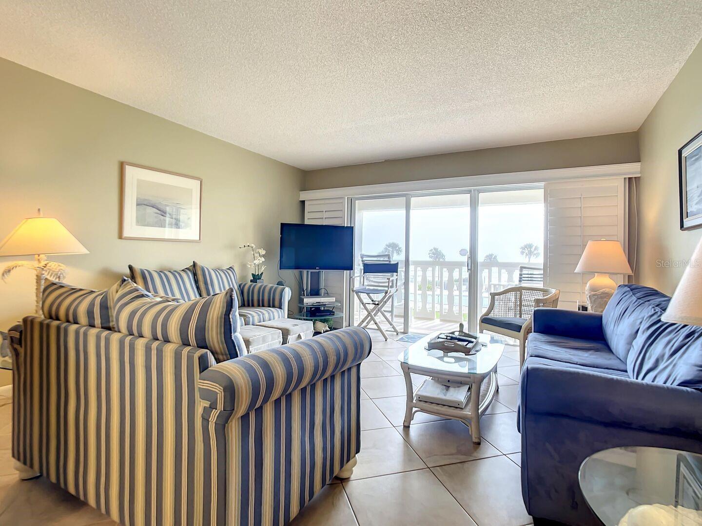 CHATEAU/SEA - Residential Lease
