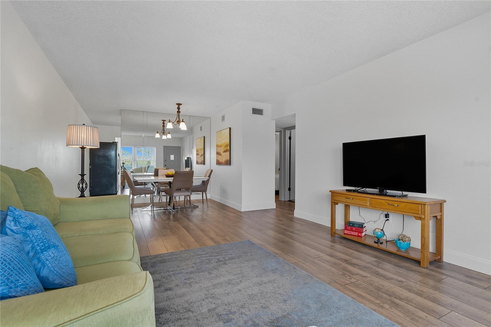 2257 WORLD PARKWAY BOULEVARD W 61