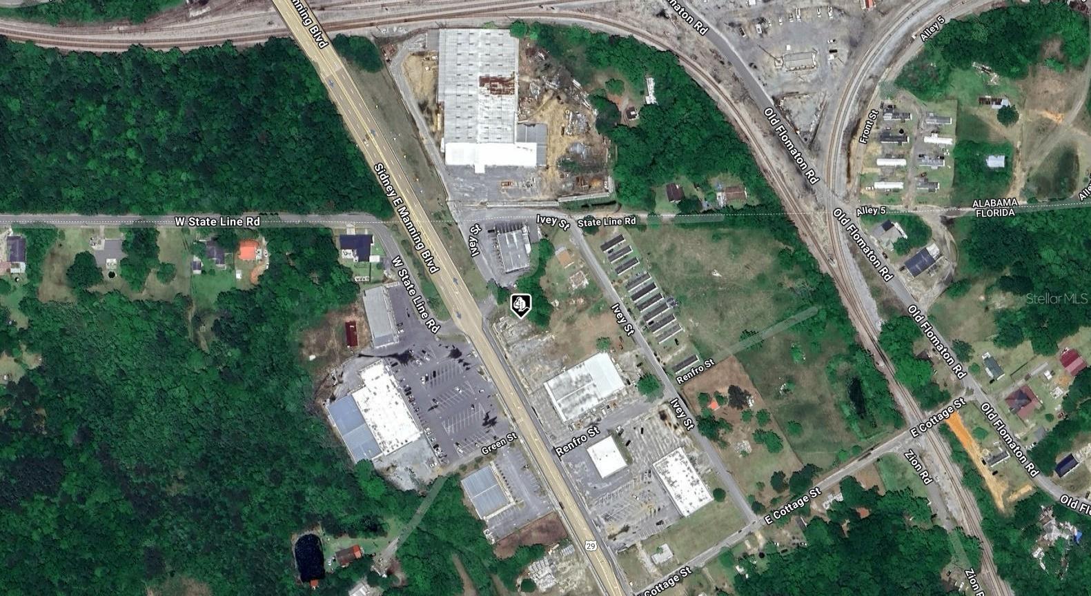 Main image without alt text