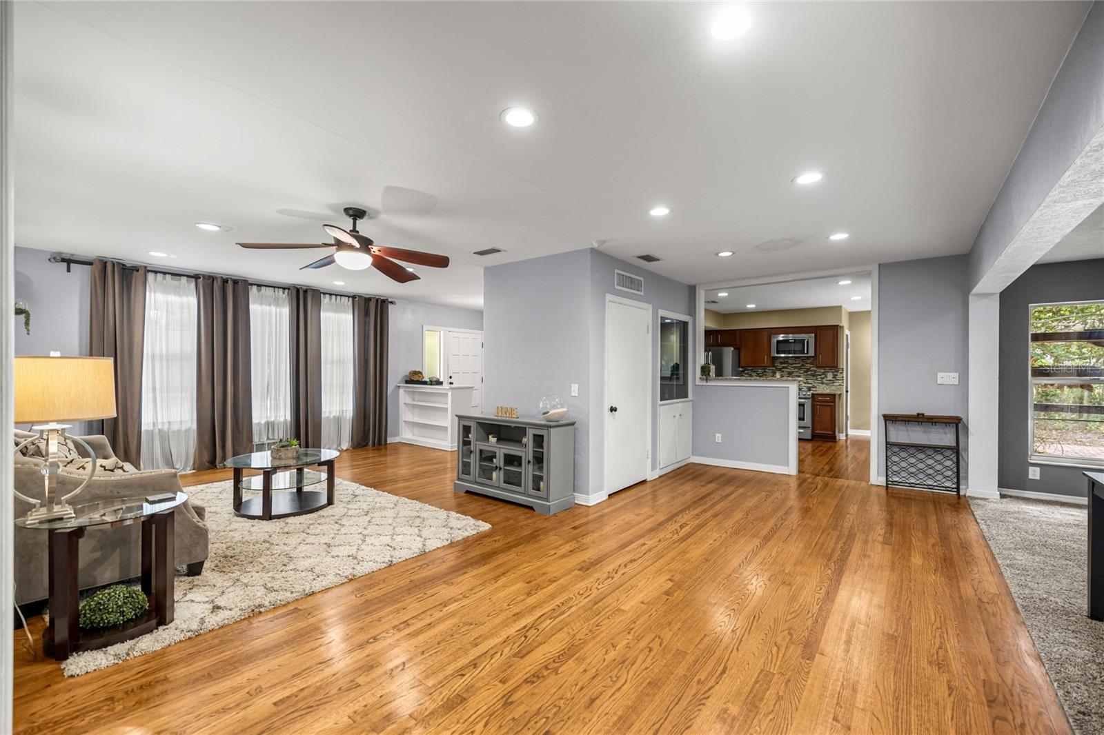 GLENDALE MANOR - Residential