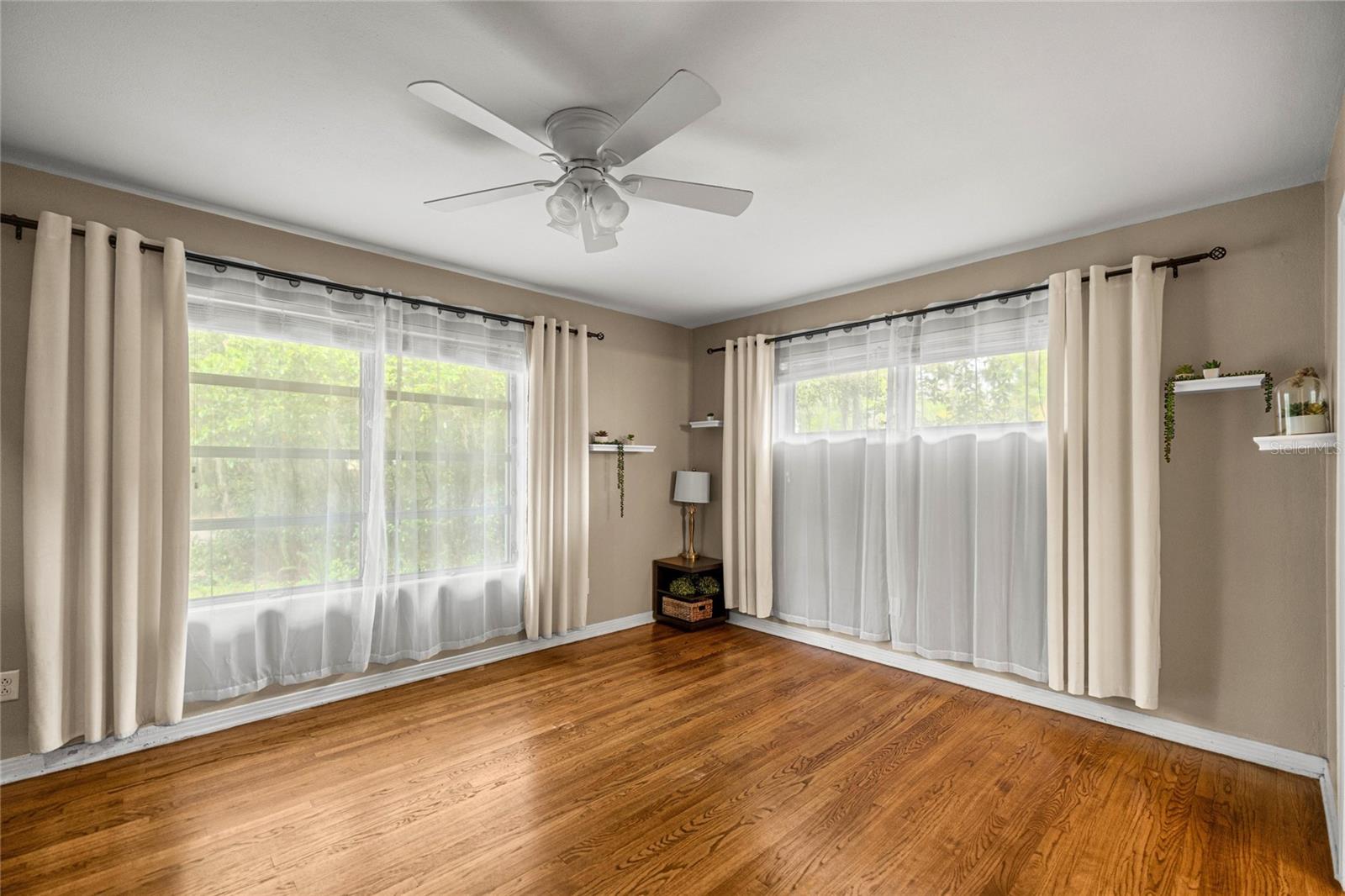 GLENDALE MANOR - Residential