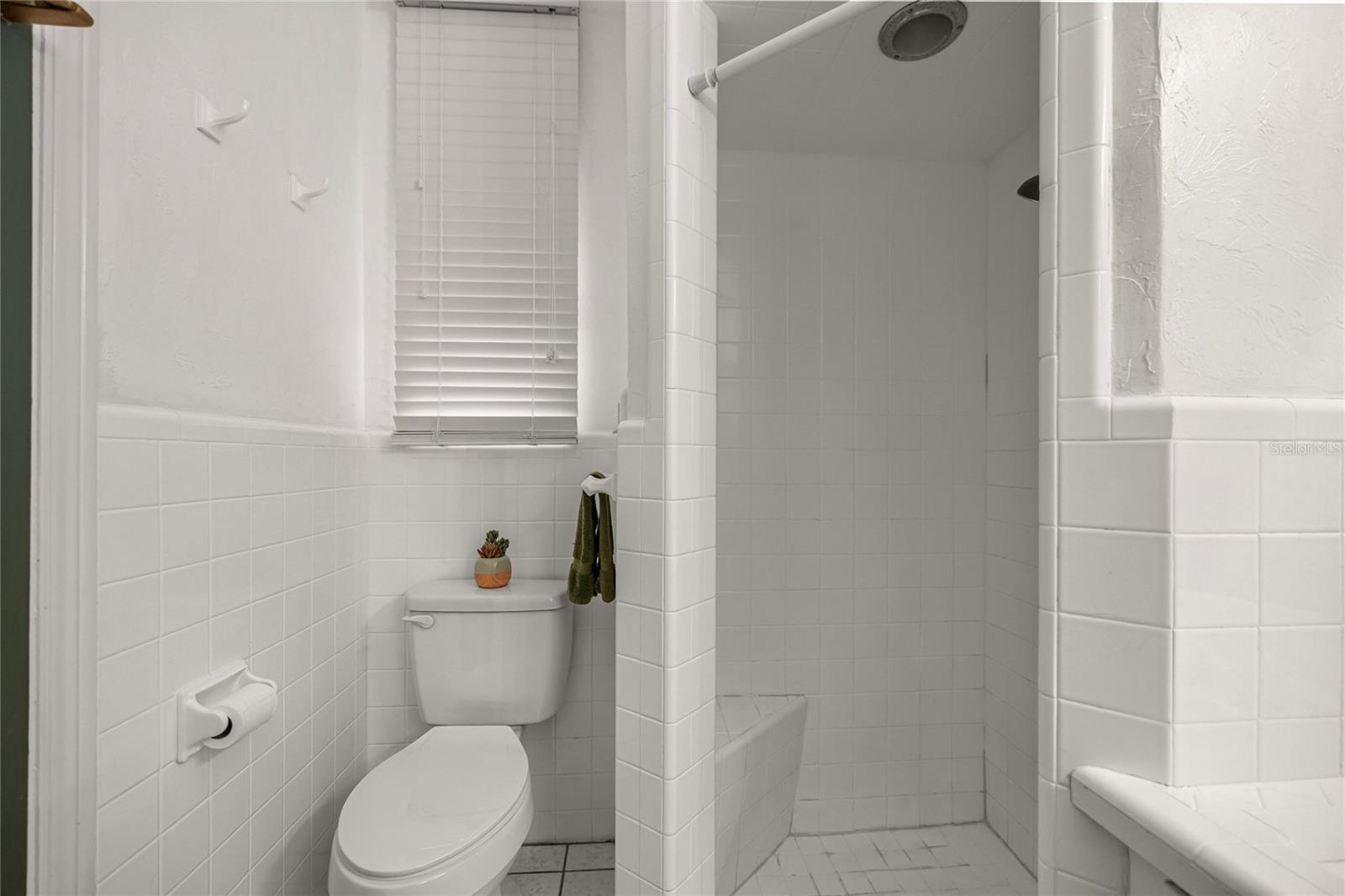 GLENDALE MANOR - Residential