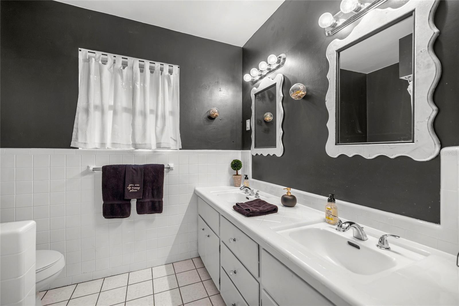 GLENDALE MANOR - Residential