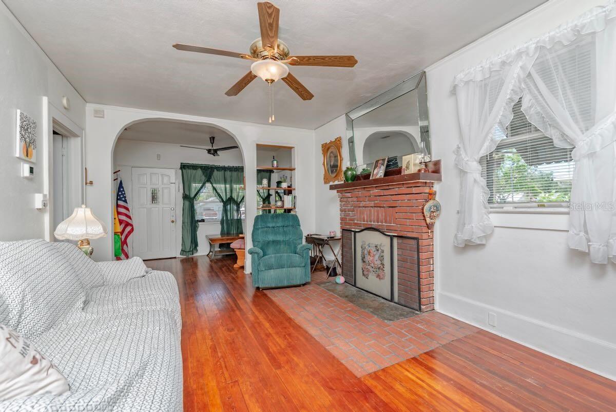1323 18TH STREET W