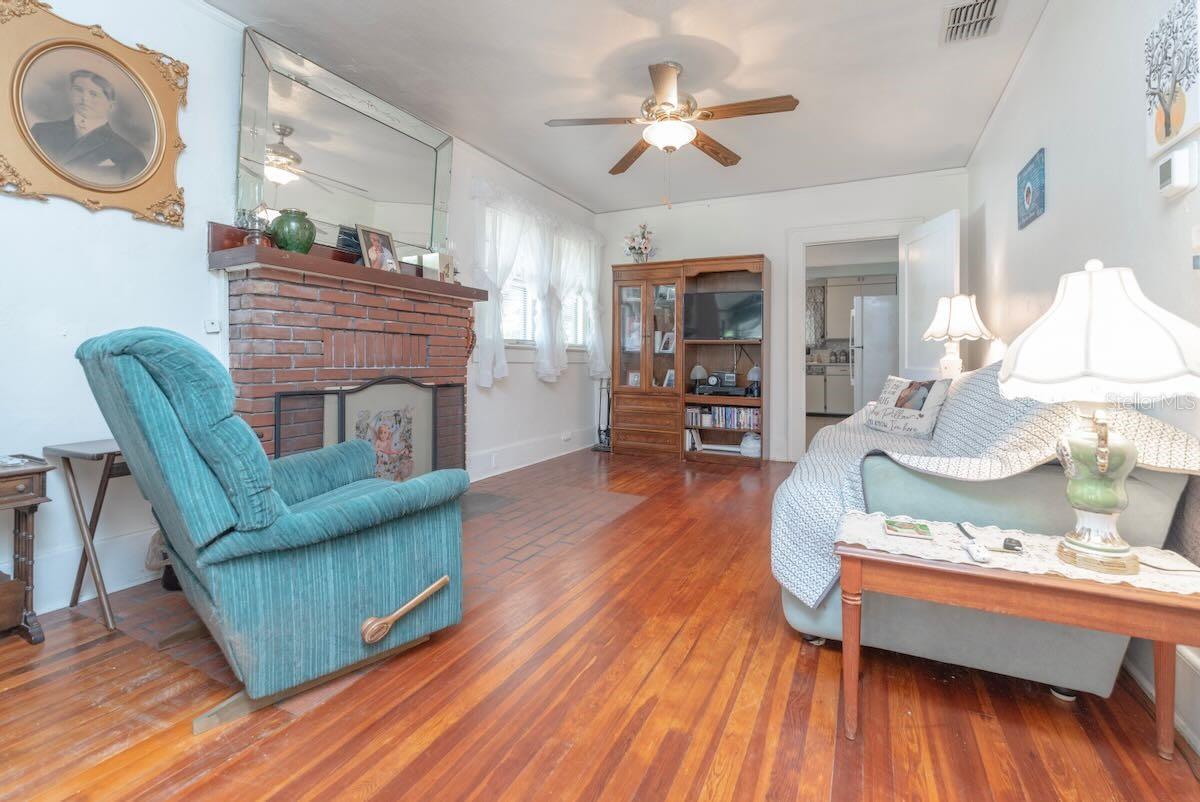 1323 18TH STREET W