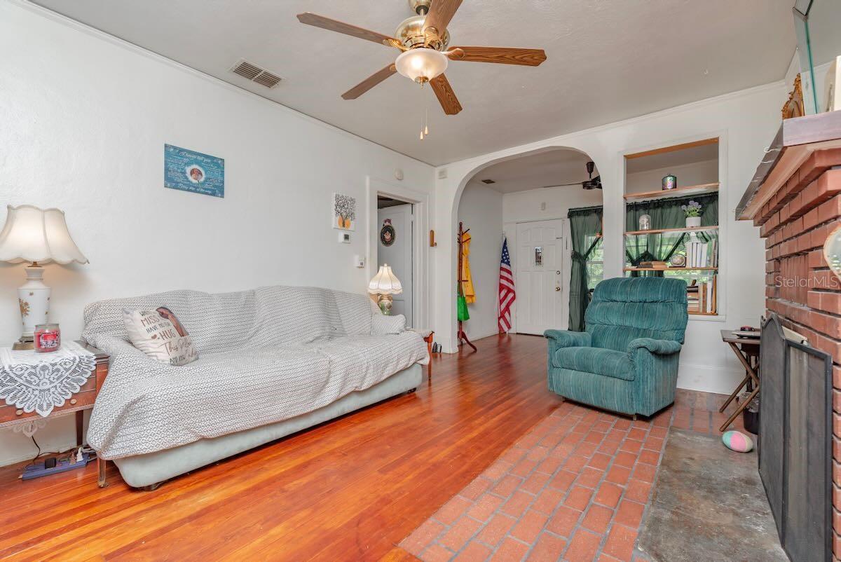 1323 18TH STREET W