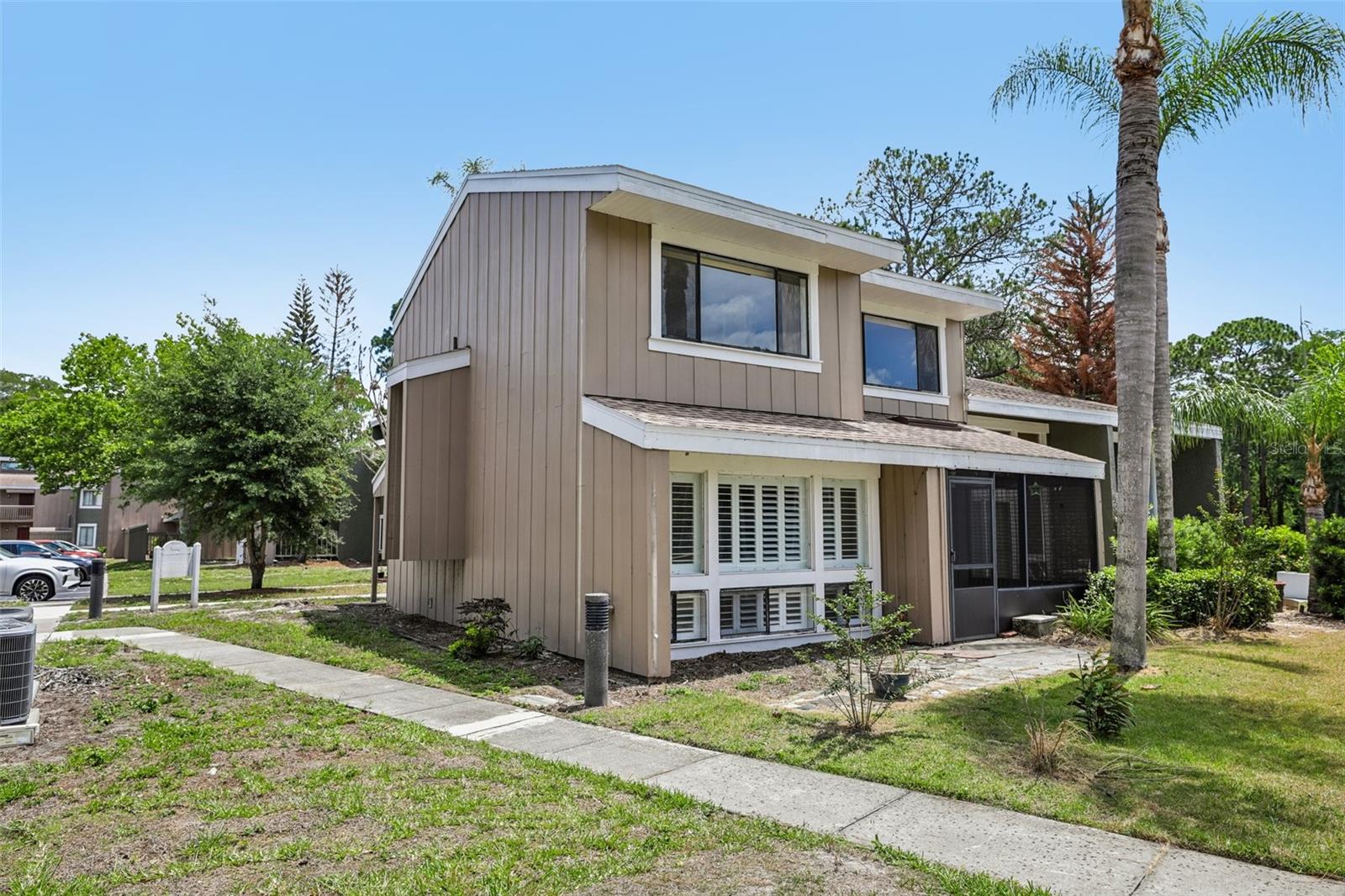 WINDHOVER CONDO - Residential
